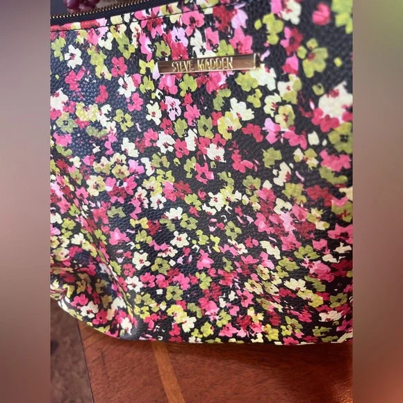 Kenneth Cole Vintage Forest Green Leather Tote w/Steve Madden Floral Pouch (EUC) - Picture 11 of 13